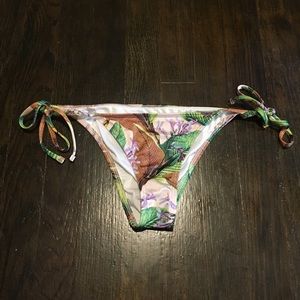 🌺Victoria’s Secret Tropical Leaf Bikini🌴